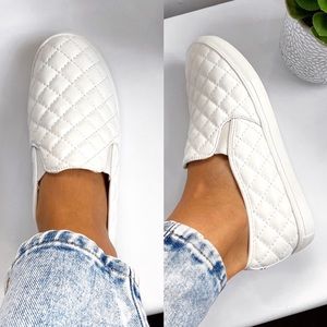 🐚 WHITE QUILTED FAUX LEATHER CASUAL SNEAKERS!